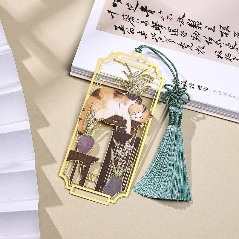Elegant Cat Hollowed Metal Bookmark
